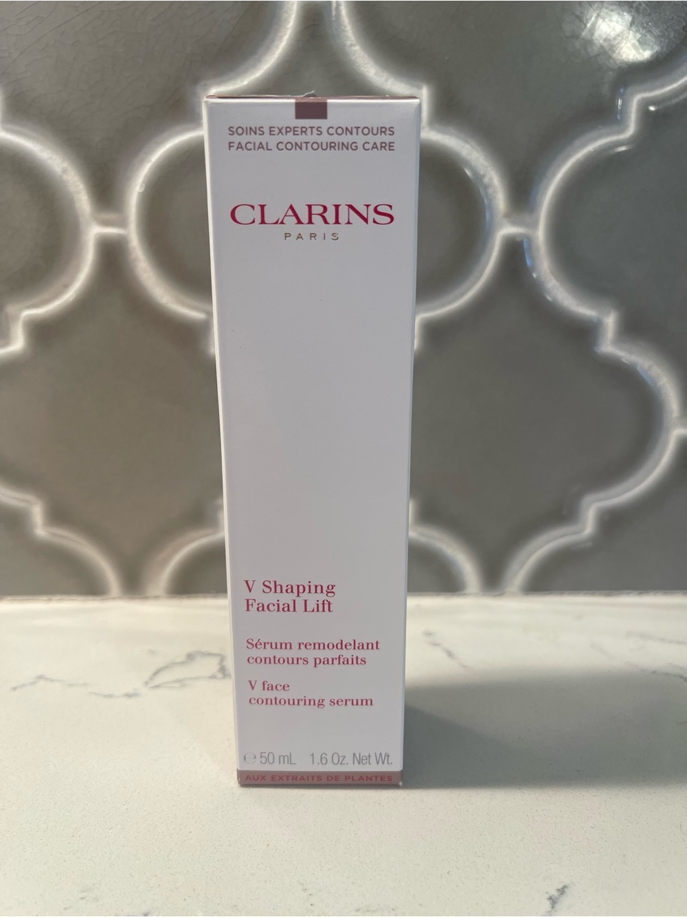Clarins V Shaping Facial Lift Serum – White, Pink